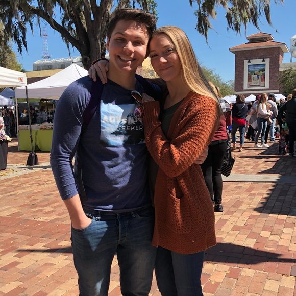 Meet your Posher, Carli - Picture 3 of 5